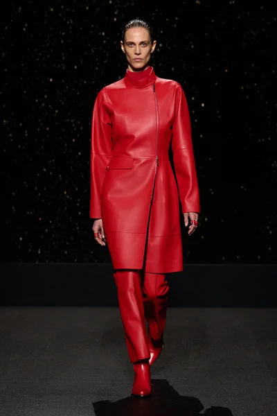 Look 9
